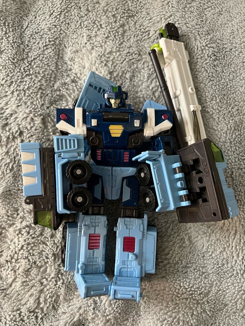 Hasbro Transformers Cybertron Voyager Mudflap Action Figure